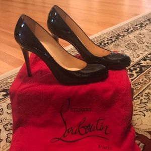 Christin Louboutin patent pumps like new